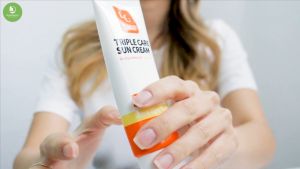 Kem chống nắng 3 tác động W.Skin TRIPLE CARE SUN CREAM SPF50+/ PA++++ (60g) mỏng nhẹ không bết dính không cay mắt không vệt trắng {Có tem phụ nhập khẩu chính ngạch}