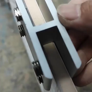 Siku Penjepit Kaca / L Siku Penjepit Kaca / Glass Clip Connector