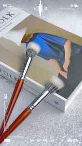 Cọ đánh má hồng bằng sợi len 2 lớp đảm bảo không thấy viền ranh giới hồng khi kẻ