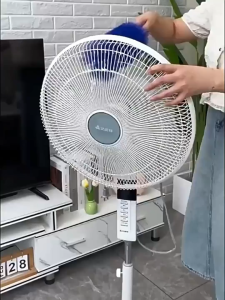 Satu Keluarga Sikat Pembersih Debu C1413 Kemoceng Debu Pembersih Kipas Angin Fan Brush Pembersih Kotoran Debu Serbaguna