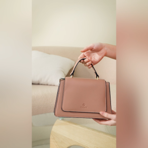 Túi Yuumy - Bộ hộp quà (Túi đeo chéo YN128 size 20 + Hộp + Túi Giấy + Túi rút đựng sản phẩm + Thiệp viết lời chúc)