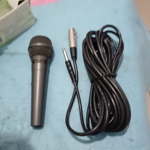 H28 TOA ZM 320 ORI 100% KABEL 7.5 METER 75 M DINAMIK Mikrofon Kabel Terbaik MIK MIX MIC VOKAL VOCAL JERNIH MICROPHONE AUDIO DYNAMIC Moving coil mikrofon BAHAN METAL BESI PROFESIONAL SULTAN INI BARU MIC BERKUALITAS Deskripsi vokal ZM-320 adalah mikrofon