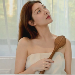 UKIHA | Soft Boar Bristle Long Handle Ebony Bath Brush