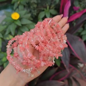 Lắc bạc Đá Thạch Anh Hồng Madagasca hạt vô định dạng tinh thể dây xâu lõi bạc chốt freesize cho mệnh Hoả và Thổ - Phong Thuỷ TUDO