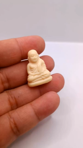 K042 หลวงพ่อเงิน วัดบางคลาน งานแกะสลัก ฝีมือปราณีต ขนาด 2.0X3.5 ซม. เลี่ยม กรอบพระ ทองไมครอน