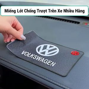 Tấm lót chống trượt trên taplo ô tô logo MAZDA size 20x13cm thảm giữ điện thoại đồ đạc không rung lắc chống nước tốt