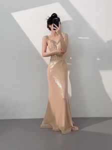 Golden New Arrival Glamorous V-neck Mermaid Evening Gown