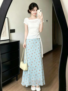 Karrar betsey | Bộ Áo Thun Phong Cách Pháp & Chân Váy Hoa
