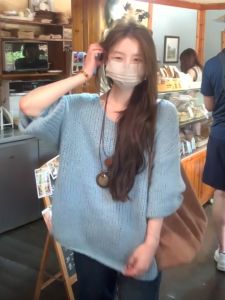 YUFUQING | เสื้อสเวตเตอร์ถักนิตติ้งสีน้ำเงินหลวมๆ สไตล์เกาหลีสำหรับผู้หญิงในช่วงต้นฤดูใบไม้ร่วง เสื้อแขนยาวทรงหลวมๆ ที่สวมใส่สบาย