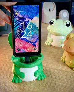 SLYCELAB Frog Magsafe (2020) Holder / Cable Holder 3D Print Multifunctional Desk Decor Phone Holder
