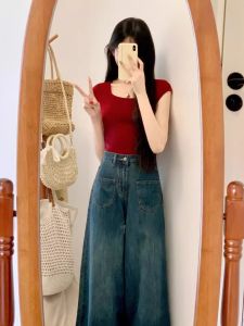 Dopamine Red สลิมฟิต เสื้อยืดแขนสั้นคอยู เซ็กซี่ อินเทรนด์ เสื้อท่อนบน สําหรับหญิงสาว ฤดูร้อน สินค้าใหม่ล่าสุดออนไลน์ Exclusive Peri Brand