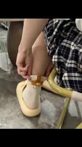 การ์ตูนไข่แมว สีสันสดใส ดีไซน์น่ารัก ผ้าฝ้ายแท้ ระบายอากาศได้ดี ถุงเท้าทรงหลอดสำหรับผู้หญิง