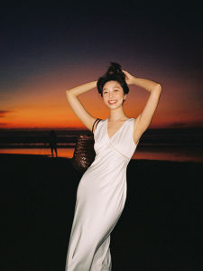 French Pure Desire V-neck Strapless Satin Dress Women Summer Slimming Midi Skirt No Brand Commute Style No Sleeve Solid Color