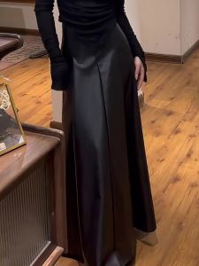 Black PU Leather Mini Skirt Womens High Waist Loose Drapey Slimming Fullness French Minimalist Style Autumn New Arrival