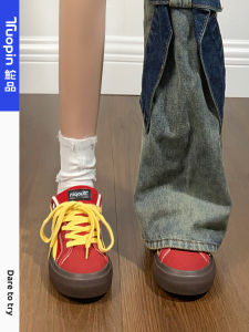 รองเท้าผ้าใบส้นแบนสำหรับผู้หญิง สีแดง ทรงลำลอง ทรงหัวมน ด้านบนเป็นยาง ด้านในเป็นผ้า ฤดูใบไม้ร่วง/ฤดูหนาว 2024