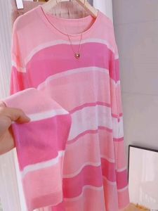 เสื้อยืดแขนยาวผ้าไหมน้ำแข็งทรงหลวมสำหรับฤดูร้อนปี 2024 เสื้อคลุมกันแดดสำหรับผู้หญิงในช่วงต้นฤดูใบไม้ร่วง เสื้อคลุมกันแดดแบบสวมหัว