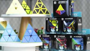 [Picube] MoYu Meilong Pyraminx V2 3x3x3 Pyramid Magic Cube MoFangJiaoShi 3x3 Cubo Stickers Magico Puzzle Cube Gift Macaron