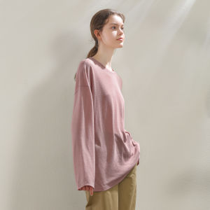 Miccbeirn | เสื้อยืดคอกลมแขนยาวสีพื้นถักสไตล์ลำลอง Miccbeirn สำหรับผู้หญิง ฤดูใบไม้ร่วง 2023 โพลีเอสเตอร์ คอตตอน