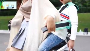 สายรัดนิรภัยเด็ก เข็มขัดนิรภัยรถจักรยานยนต์ สำหรับป้องกันเด็กตกจากรถจักรยานยนต์ สามารถหลงใช้ได้ ราคาที่สุดในระบบคุณค่า!