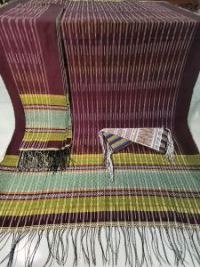 Tapak catur motif benang kristal dan Bulang pakaian adat Simalungun