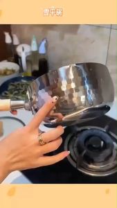 18CM Stainless Steel Small Soup Pot Household Instant Noodles Wooden Handle Snow Pot雪平锅