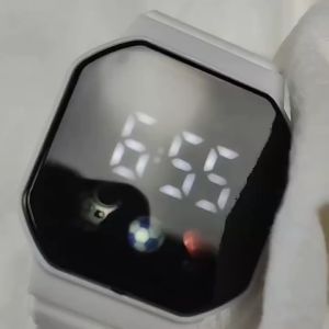 Male and Female Led LP22 Astronaut Wristwatch Smooth Rubber Strap Fashionable and Personalized