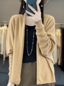 Early Spring New Style Oversized Knitted Cashmere Cardigan Womens Loose Woolen Jacket Batwing Sleeve Design Sensation Shawl