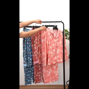 Bộ Pijama Nữ Thời Trang Lanh Mềm Cổ Lọ Quần Dài Họa Tiết Động Vật Việt Nam - B10.2409