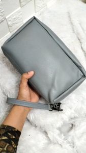 Pouch Kosmetik Wanita Travel Organizer Selempang Cewek Dompet HP Kartu & Uang Polos Kulit Sintetis