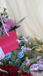 Bloomandjoy: Bouquet Bunga Valentine & Wisuda