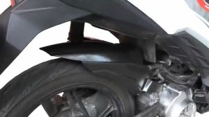COD - TGP Hugger Spakbor kolong belakang Beat series Scoopy series Lama\nHugger VARIO 160 CBS ABS Spakbor Kolong Vario 160 New TGP Original