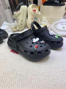 Puff Crocs thickened flat sandals wear beach slippers non-slip wear slippers toe sandals