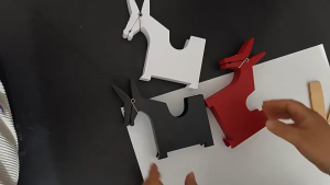 【READY STOCK】Mule Memo Box/Pen Case/Business Card Box/Mule Note Clip Three-Color Holder/Mule Shaped Holder/Equine Red