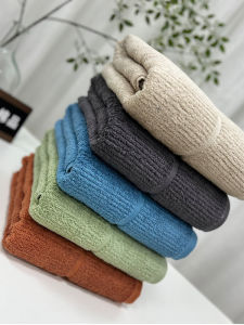 Medium Thickness Pure Cotton Bath Towel 450-550g Absorbent Hotel Quality for Couples Home Use Soft Cotton Towel