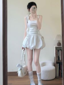 กางเกงขาสั้นทรงดอกไม้สีขาวสำหรับผู้หญิงในช่วงฤดูร้อน กางเกงขายาวเอวสูง กางเกงขายาวทรงหลวม กระโปรงสั้นทรงกระโปรง เอฟเฟกต์กระชับสัดส่วน