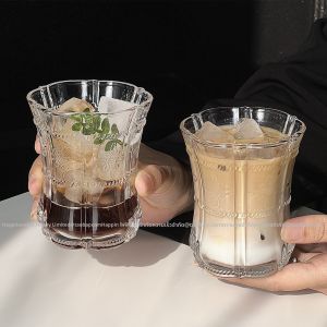 แก้วน้ำผลไม้แก้วน้ำชาสไตล์จีนแบบเปิดขอบดอกไม้ชิ้นส่วนแก้วครึ่งตัวสำหรับเครื่องดื่มเย็นและกาแฟอเมริกัน