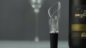 New Magic Wine Decanter Red Wine Aerating Pourer Spout Decanter Wine Aerator Quick Aerating Pouring Tool Pump Portable Filter