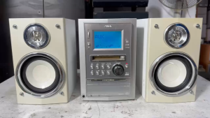 Bán Dàn Nghe Nhạc Vip Aiwa  CX _ LMJ1 Bãi nhật đẹp keng hát tốt zin sài điện 110v ( ae mua ip e zá rẻ999k)  bãi nhật về nguyên bản
