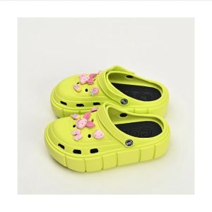 Psion รองเท้าแตะ 🚚 3D ตัวติดสุดน่ารัก รองเท้าสีขาวดำ แต่งสายคาดหลัง รูปร่าง 3 สี พื้นที่สีพื้นตัด