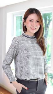 Narinari : MT6751 Ruff Collar Blouse เสื้อแขนยาว ผ้าไหมอิตาลี