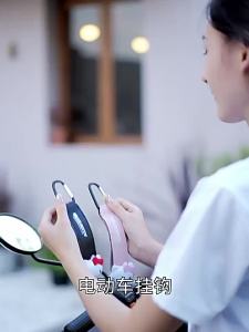 100% Authentic Sanrio Hello Kitty Universal Car Motorcycles Hanging Hook Storage Holder Portable Electric Vehicle Handlebars Hanger Helmet Lock LFB215