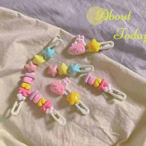 กิ๊บติดผมรูปดาวโชคใหม่ปี 2024 สำหรับผู้หญิง สีครีม น่ารัก หวาน ดีไซน์ดั้งเดิม กิ๊บติดผมด้านข้าง ตกแต่งผม สไตล์หวาน