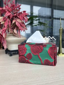 กล่องใส่ผ้าเช็ดหน้าผ้าใบสีเขียวแดงสไตล์วินเทจแบบพกพาพร้อมเชือกผูกสำหรับใช้ในรถ กล่องใส่ผ้าเช็ดหน้า DIY ขนาด 18X12X8CM