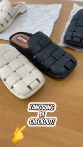 Sepatu/Sandal Karet Fashion Wanita   Import 2023 W2311 Import  Sandal Kasual Wanita Karet Kekinian Import