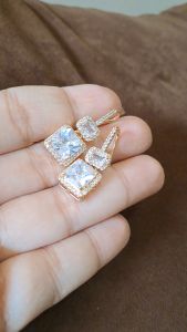 Anting Dua Kotak Mewah Kristal Swaroski Titanium Emas 22K