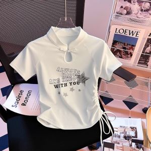 เสื้อยืดแขนสั้นพิมพ์ลายสไตล์ฤดูร้อนสำหรับผู้หญิง เสื้อตัวบนทรงเข้ารูปแบบพิเศษพร้อมเชือกผูกคอและกระดุม คอลเลกชั่นใหม่ 2024