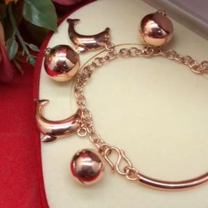 สร้อยข้อมือนากห้อยกระพรวน 6-7 นิ้ว ความยาว ชุบนาก วัสดุทองเหลือง ใส่ได้ทุกโอกาส ใส่อาบน้ำ รูปถ่ายจากสินค้าจริง