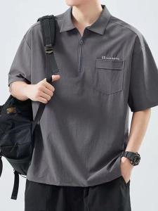 เสื้อโปโลผู้ชายแขนสั้นหลวมคอโปโลผ้าไหมน้ำแข็งฤดูร้อนเสื้อยืดลำลองสไตล์ญี่ปุ่นชุดสามชิ้นสำหรับใส่ทำงาน