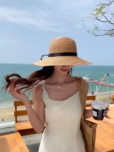 หมวกฟางฝรั่งเศส หมวกฟางสำหรับผู้หญิง หมวกปีกกว้างกันแดดฤดูร้อน หมวกชายหาด หมวกบังแดดท่องเที่ยวแบบใหม่ หมวกเวฟ