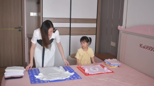 [Choo Choo Toy] Clothes Folding Board Shirt Folding Machine Shirt Flipboard Clothes Folder 折衣板 Papan Lipat Baju - SO01